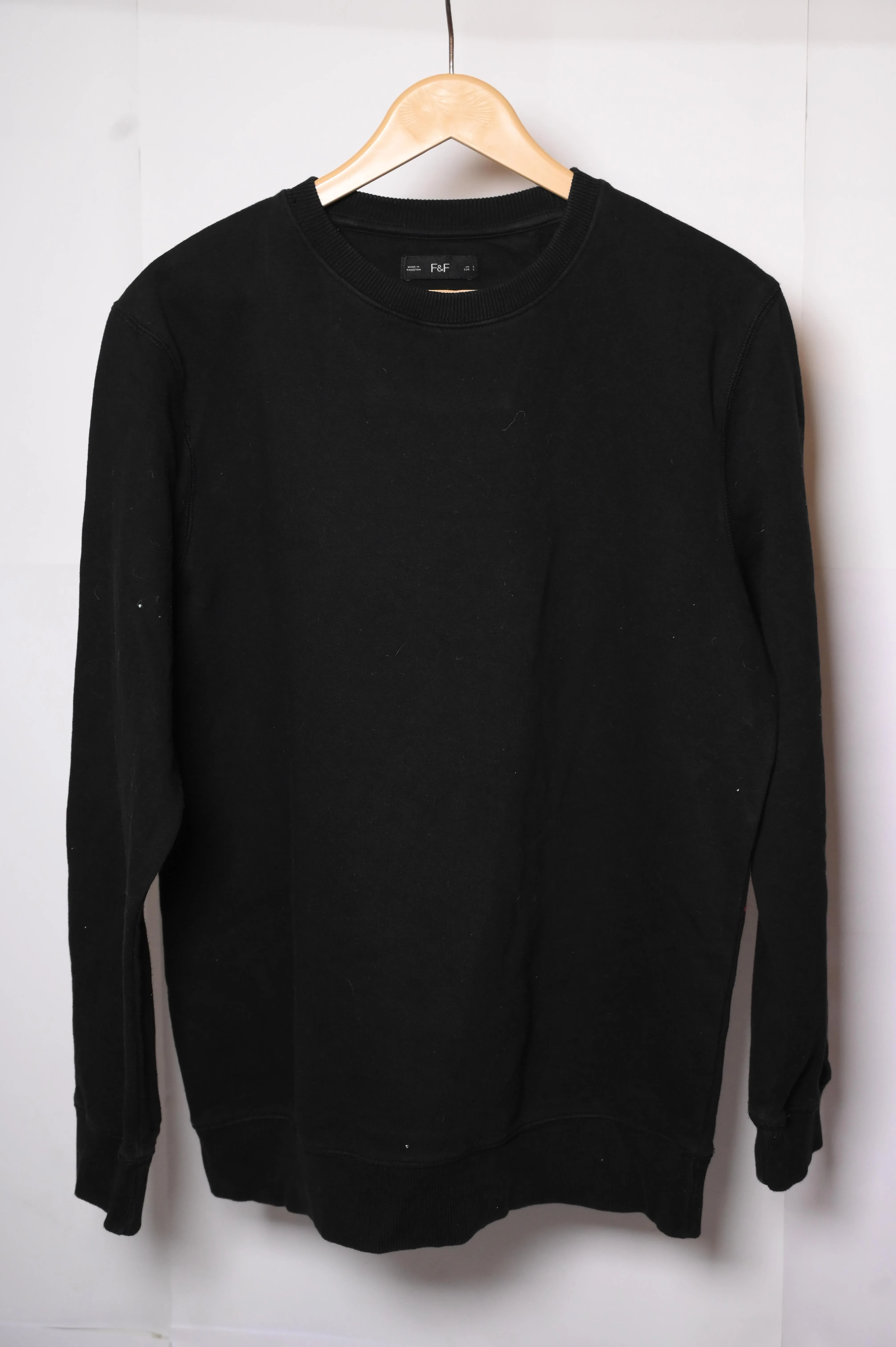 F&F Black Sweatshirt - Large